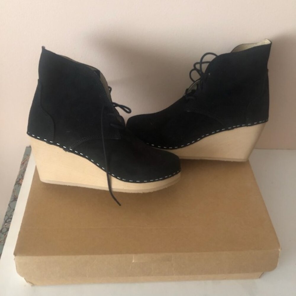 Maguba clog wedge boot. Size 8.